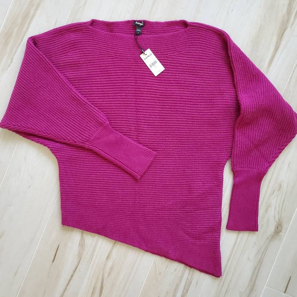 Asymmetrical dolman sleeve pink sweater size S Express